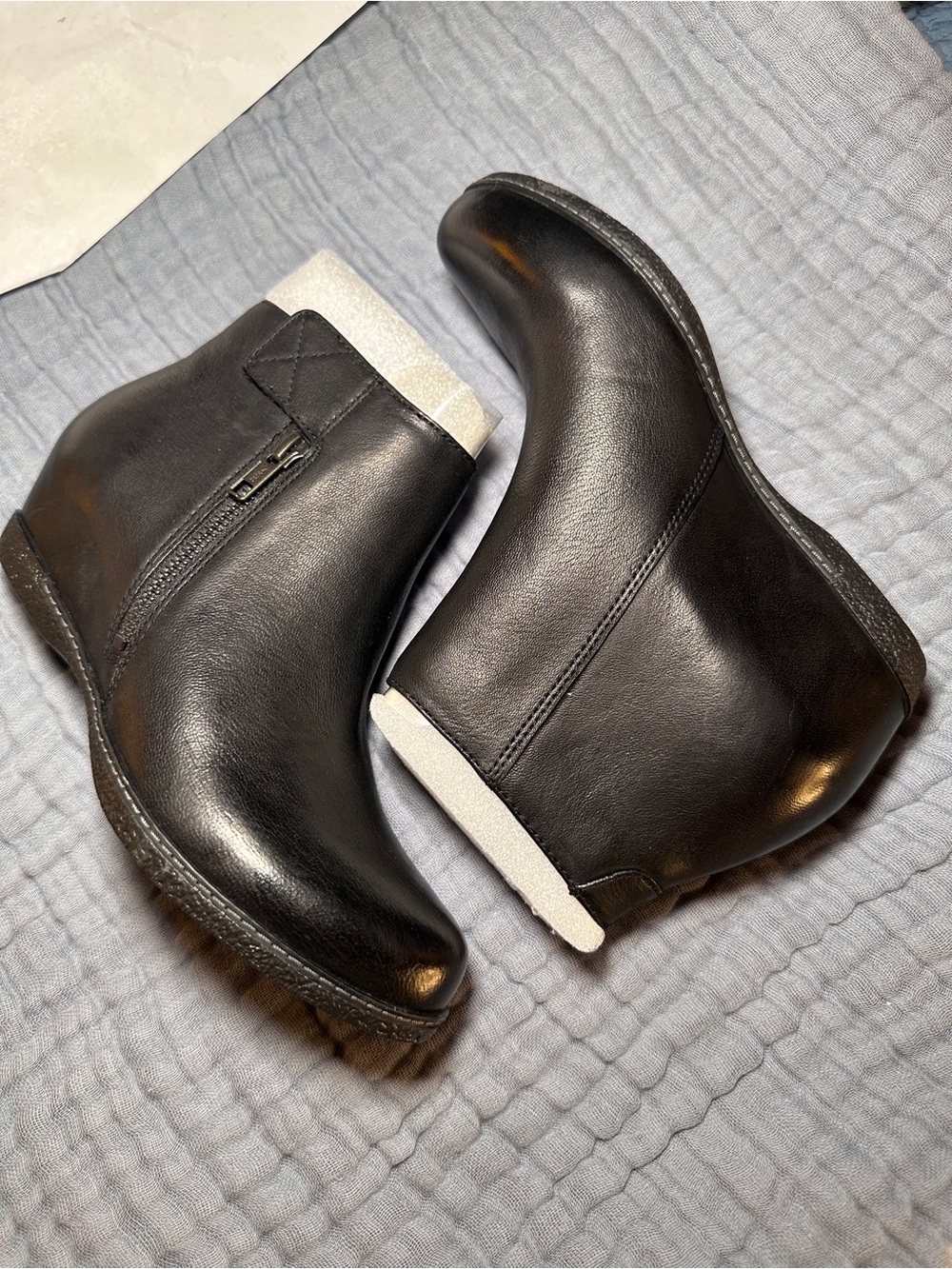 Dansko Leanna Black Leather Ankle Boots